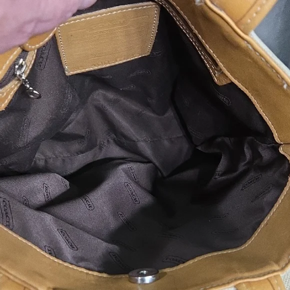 *SALE Coach VINTAGE Bleecker Tan and Cream Canvas Tote - Picture 14 of 16